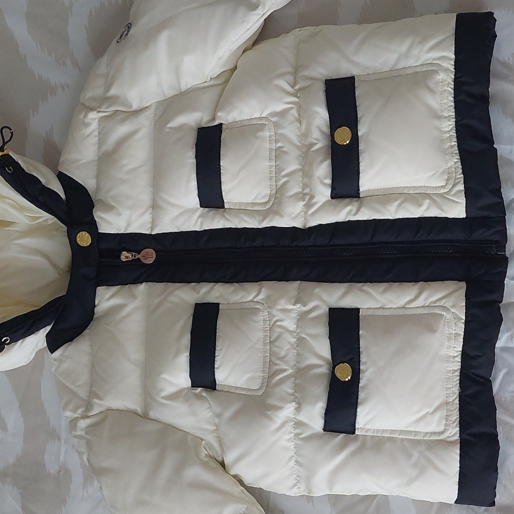 Moncler White/Black Down Puffer Cropped Jacket with Removable Hoodie - Picture 3 of 16